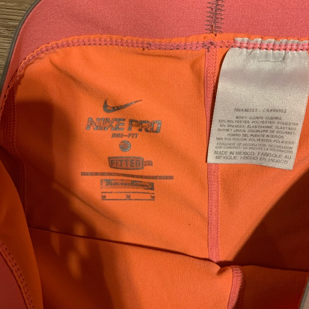 Nike pros - Picture 2 of 3